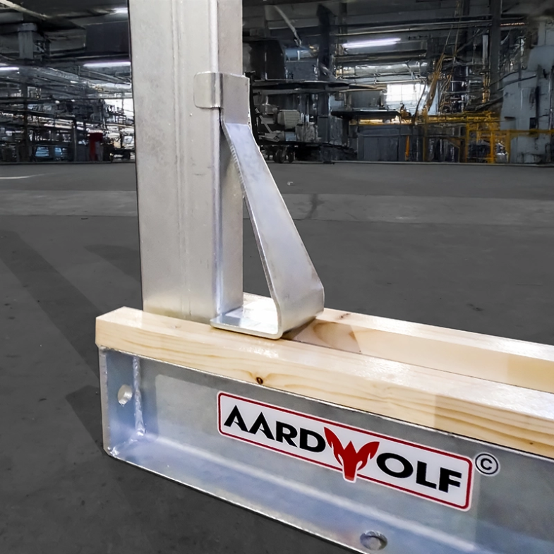 Steel Post Base  1200-1400